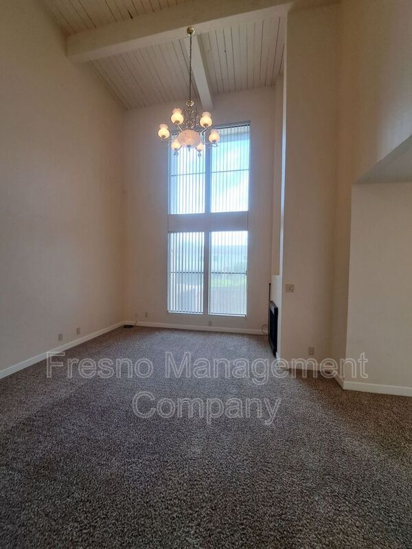 Building Photo - 4919 N Millbrook Ave