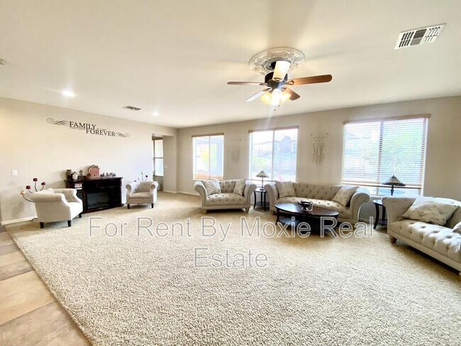 Building Photo - 44342 Yucca Ln