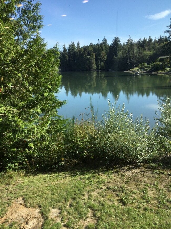 Building Photo - Serene Water View Property.