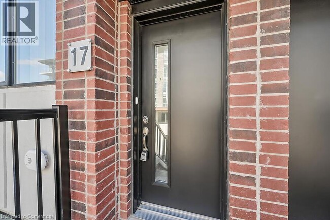 Building Photo - 17 Markle Cres