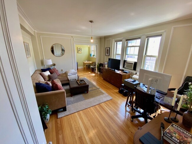 Foto del edificio - 1423 Beacon St