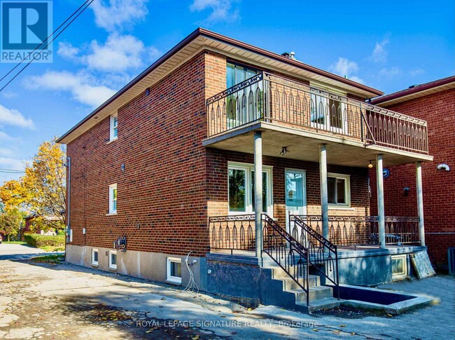 Building Photo - 977 Glencairn Ave