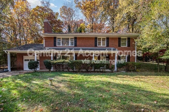 Building Photo - 5852 Lowell Ave