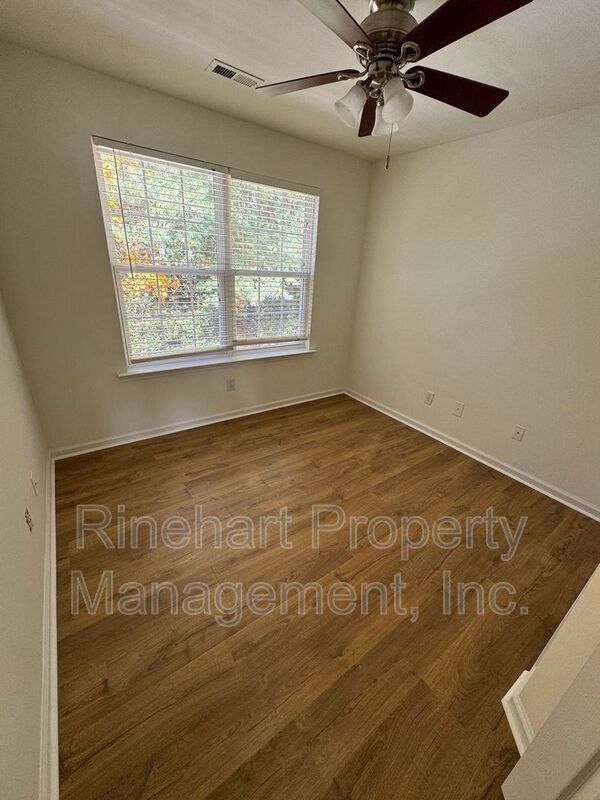 Foto del edificio - 742 Shellstone Pl