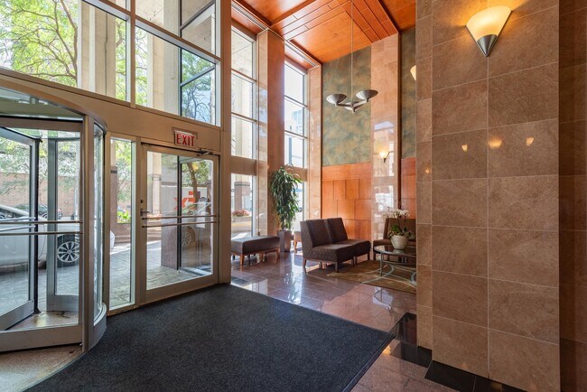 Foto del edificio - 1122 N Clark St