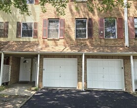 Building Photo - 103 Chaucer Rd