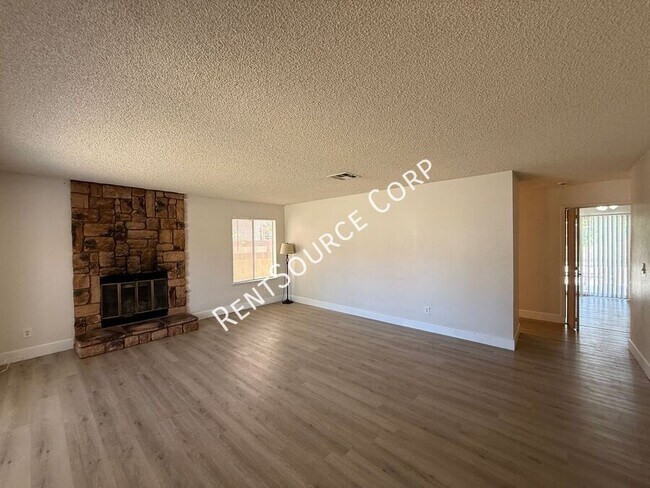 Building Photo - 43837 David St