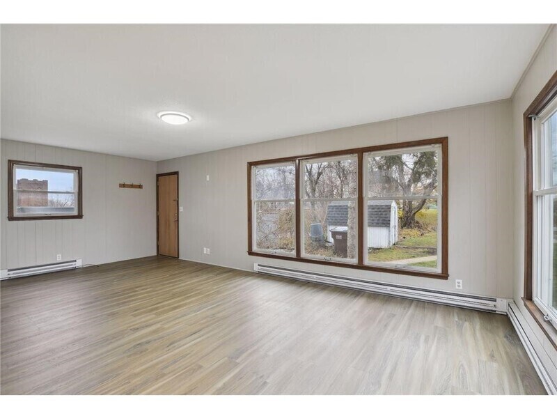 Primary Photo - 903 Manomin Ave