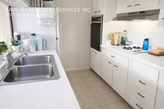 Building Photo - 700 Concord Ln