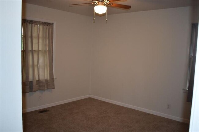 Building Photo - 2590 N Pierce Cir