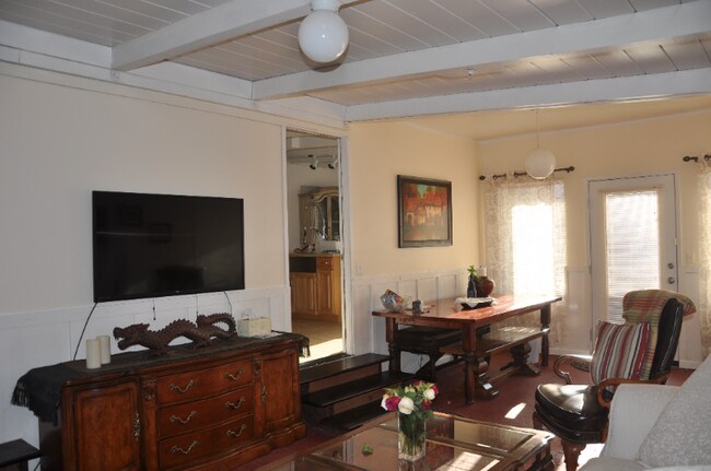 Foto del edificio - 934 E Duane Ave