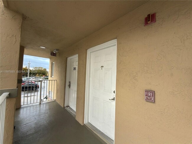 Foto del edificio - 2630 W 76th St
