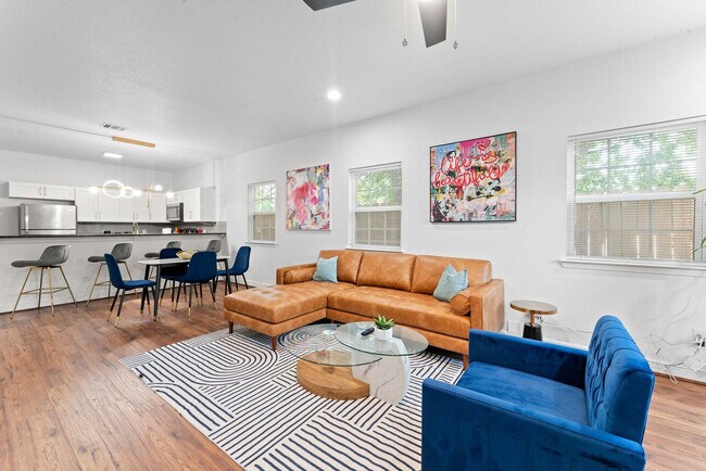 Building Photo - 5009 Mallow St