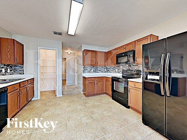 Building Photo - 716 Wrigley Dr