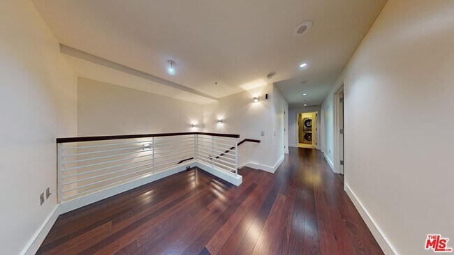 Foto del edificio - 1155 S Grand Ave