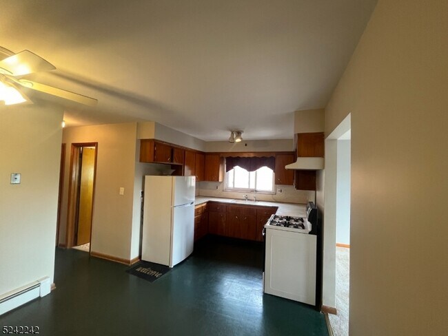 Building Photo - 206 Conover Ave