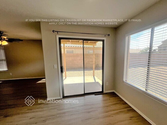 Building Photo - 11525 E Persimmon Ave