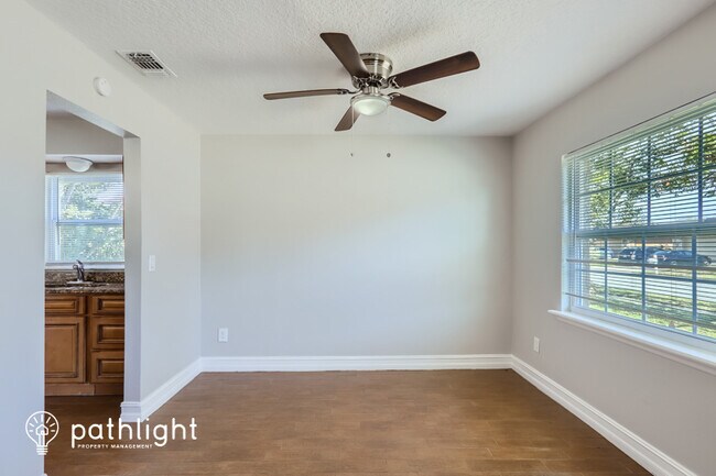 Building Photo - 8207 Village Green Road, Orlando, FL, 32818