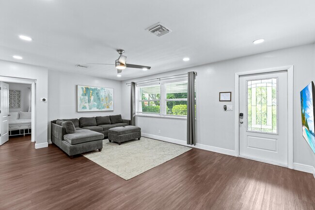 Foto del edificio - 1800 NE 28th Ave