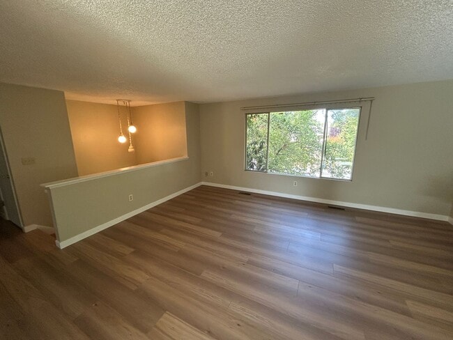 Building Photo - Renovated 3 Bed, 2.5 bath home w/2-car gar...