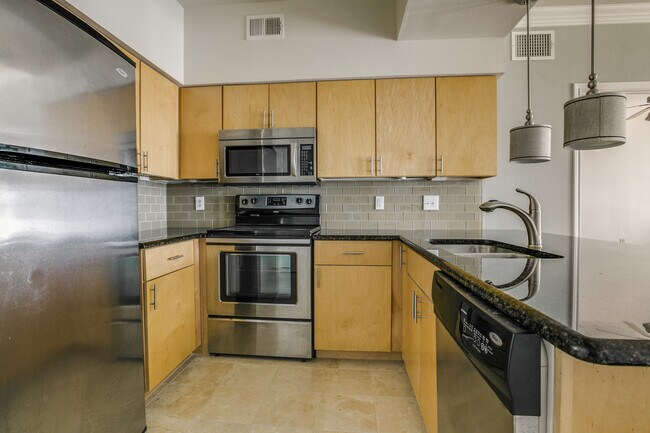 Building Photo - 3102 Kings Rd