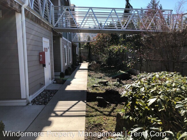 Building Photo - 3614 Portage Ln