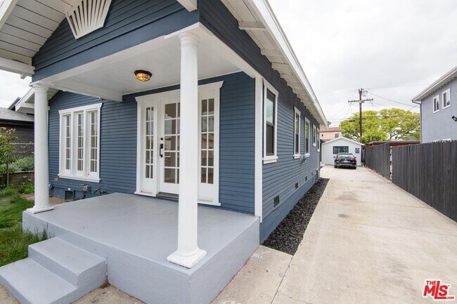 Foto del edificio - 2258 Riverdale Ave