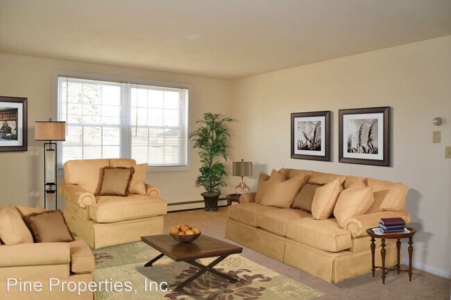 Foto del edificio - 180-182 Blueberry Ln