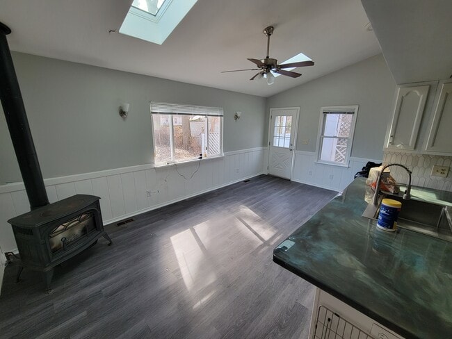 Building Photo - 24699 Colgate St