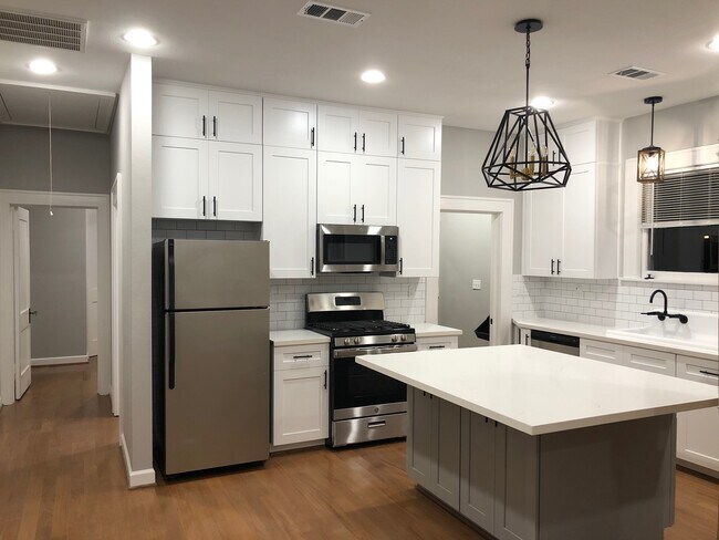kitchen view with appliances - 1742 W Main St