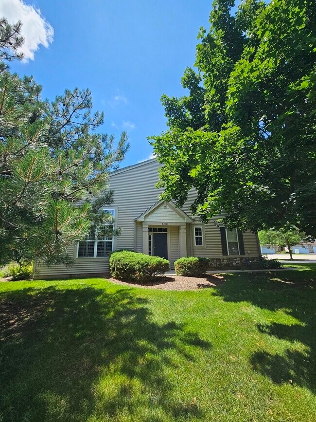 Building Photo - 749 Dillon Ct