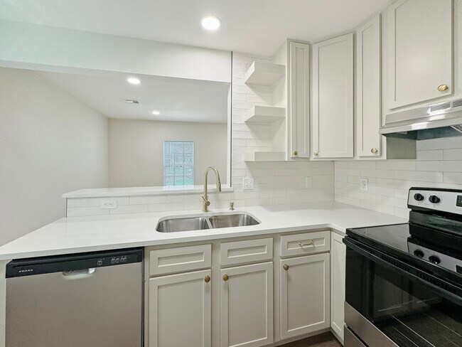 Foto del edificio - 1324 SW 12th St