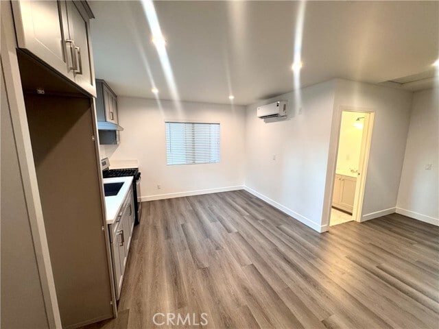 Foto del edificio - 10410 Orion Ave