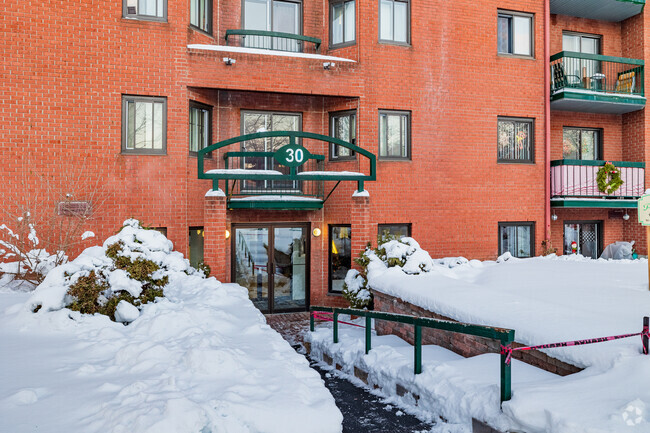 Building Photo - Mary-Elizabeth Noonan 30