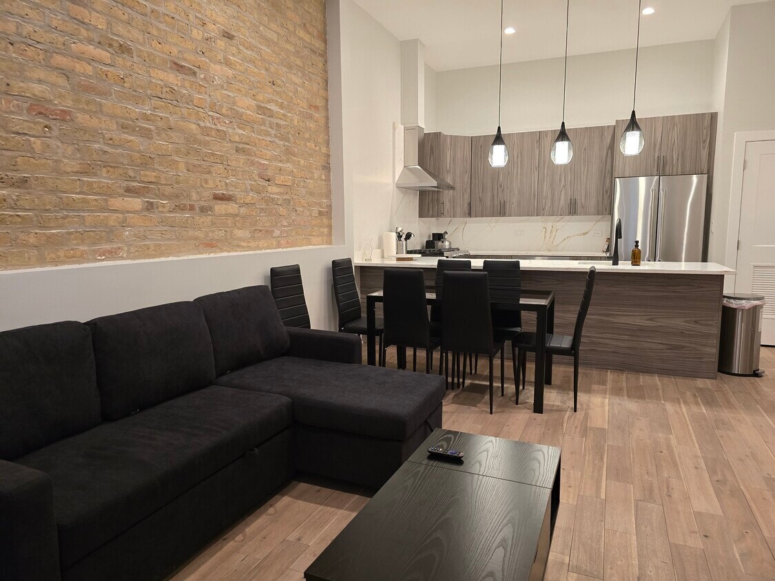 Foto principal - 64 E Cedar St