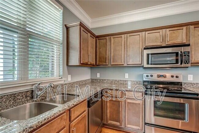 Photo - 2324 Knowles Ave Townhome