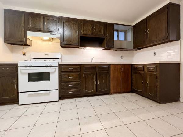 Primary Photo - 6352 79th St