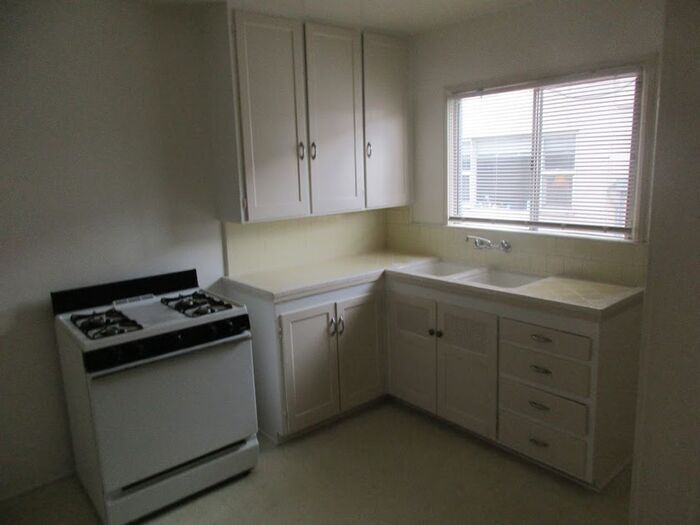 Primary Photo - Belmont Shore Studio with Onsite Laundry