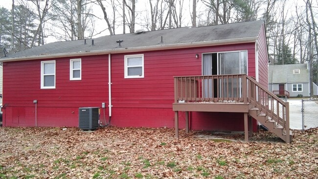 Building Photo - 5324 Plum St