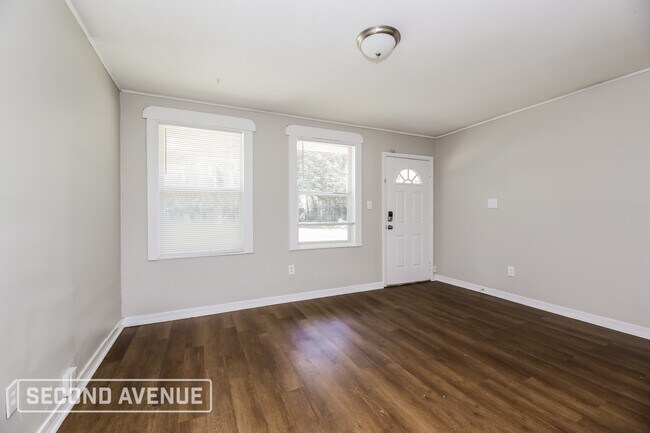 Foto del edificio - 4640 Suray Ave