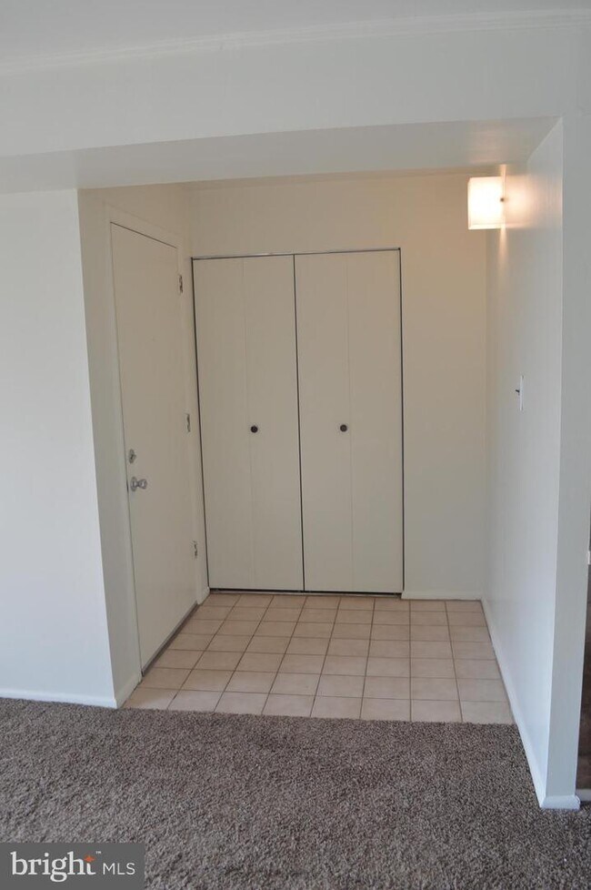 Building Photo - 310 Saybrook Ln