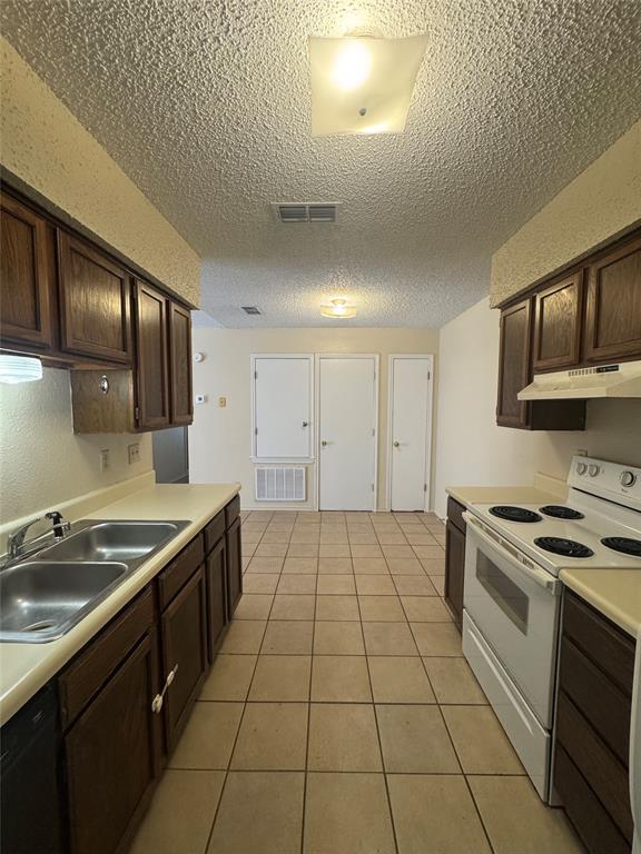 Foto del edificio - 405 Whitetail Dr