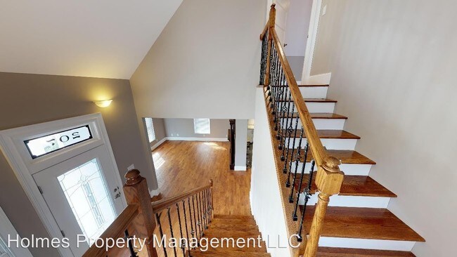 Building Photo - 207 16th St