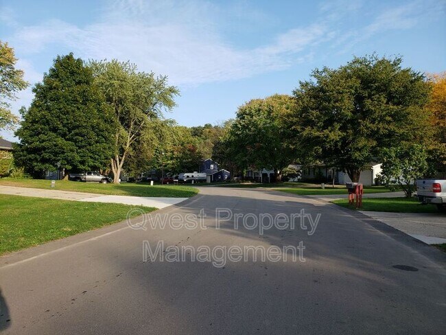 Foto del edificio - 6705 Adaridge Dr SE