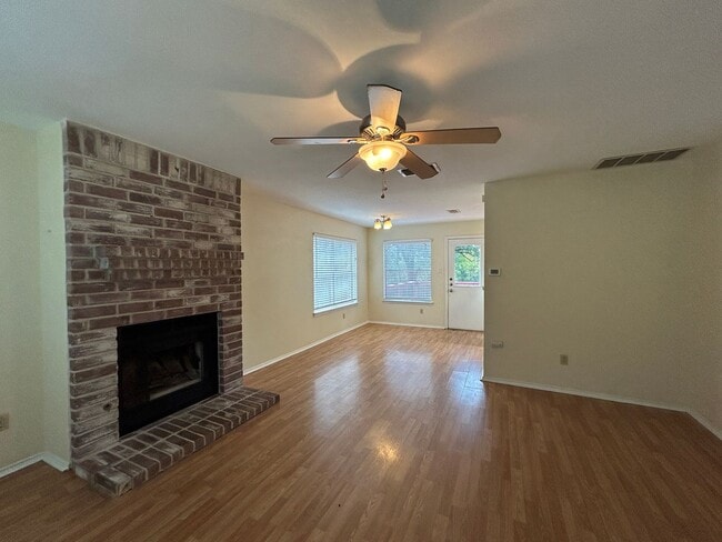 Building Photo - SPECIAL PRICE $1795/mo for 14-24 month lea...