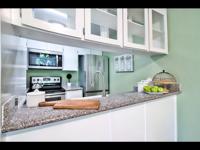 kitchen - 293 Tradewinds Dr