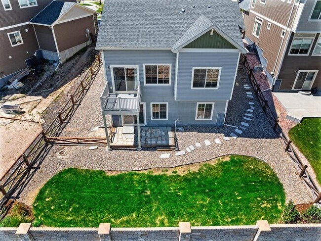 Foto del edificio - 6718 Backcountry Lp