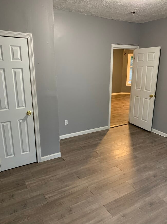 Dormitorio número 2 - 405 Blatchley Ave
