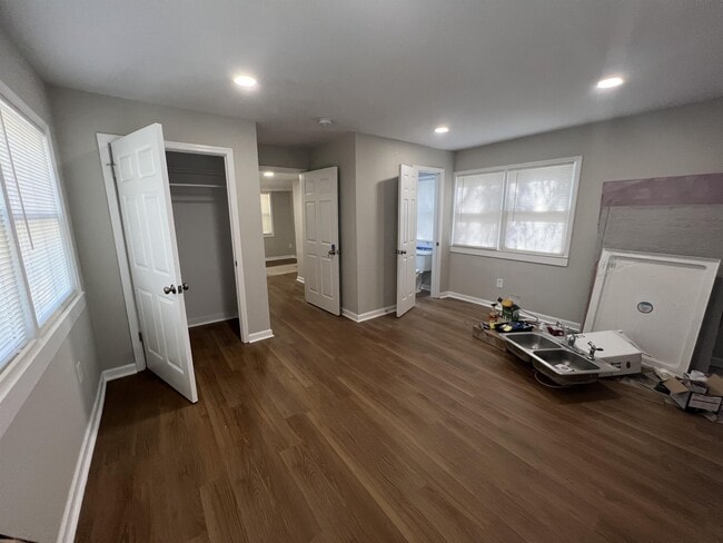 Building Photo - 230 Habersham Dr