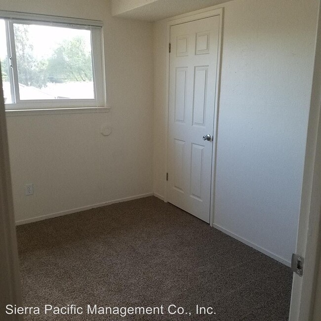 Building Photo - 2313 Floral Ave
